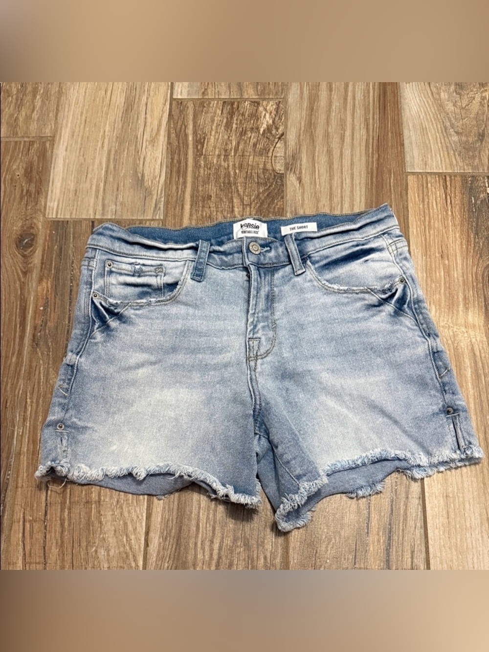Kensie Mid Rise Frayed Hem Shorts